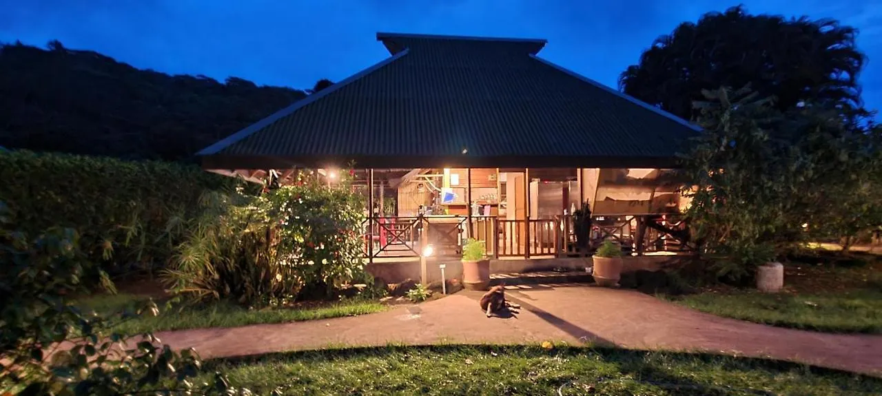 Guest house Pension Les Trois Cascades Hotel Uturoa