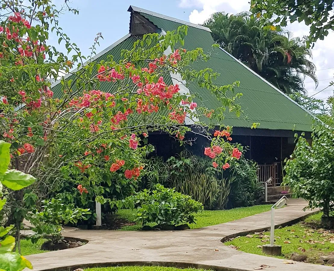 Pension Les Trois Cascades Hotel Uturoa