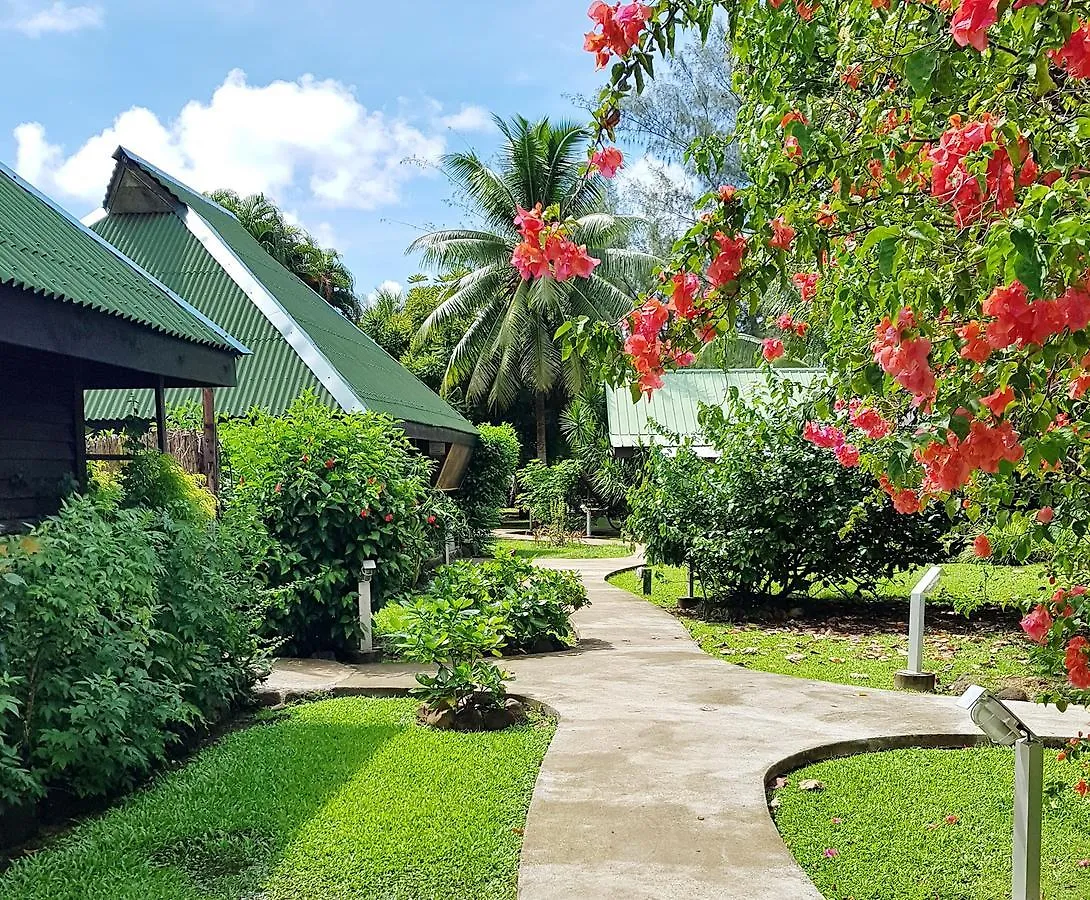 Pension Les Trois Cascades Hotel Uturoa 2*,