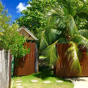 2* Pensión Fare Maeva Moorea